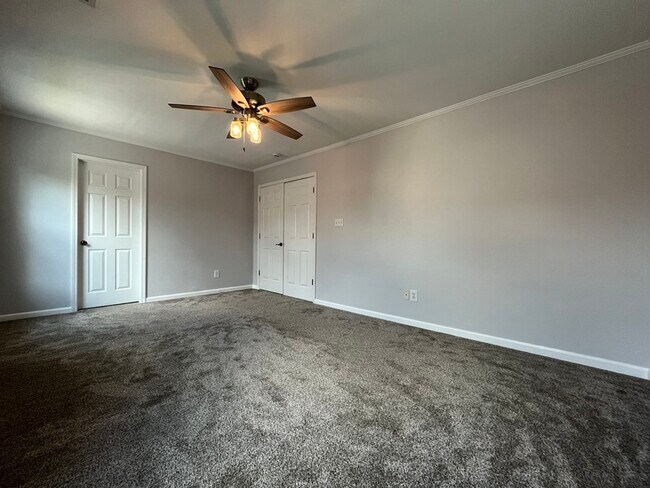 Building Photo - 4485 Easywater Ln