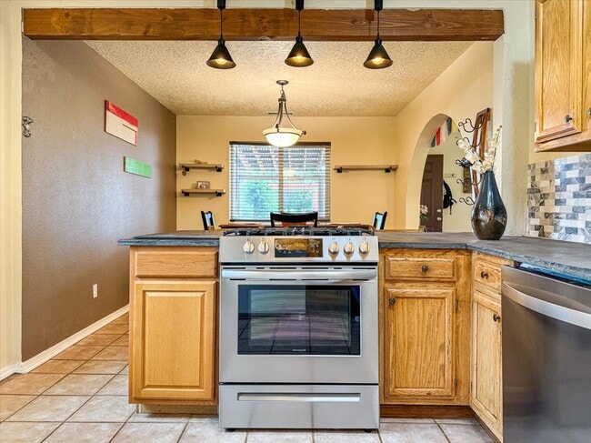 Building Photo - 521 Camino Solano