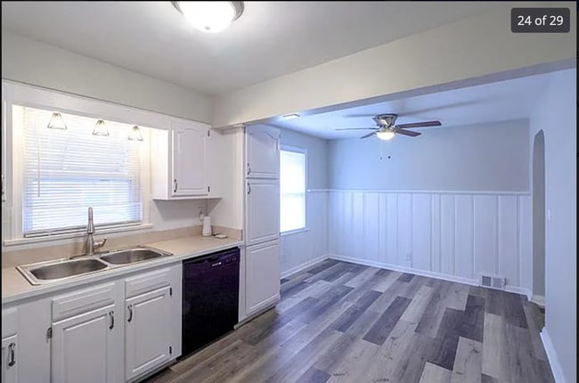 Building Photo - 4801 Oak Park Dr