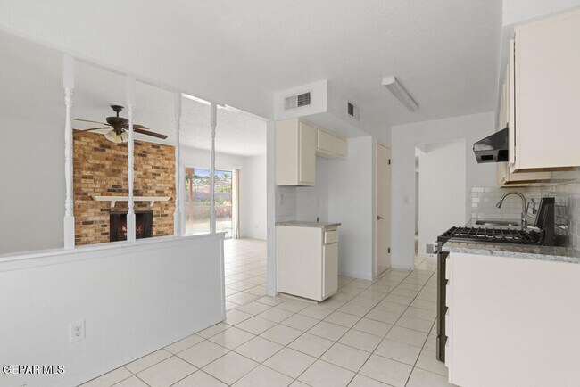 Building Photo - 2117 Anise Dr