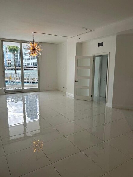 Building Photo - 701 Brickell Key Blvd