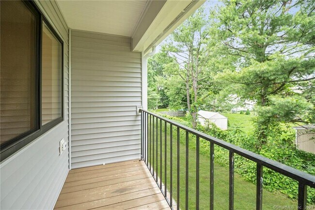 Building Photo - 685 Success Ave