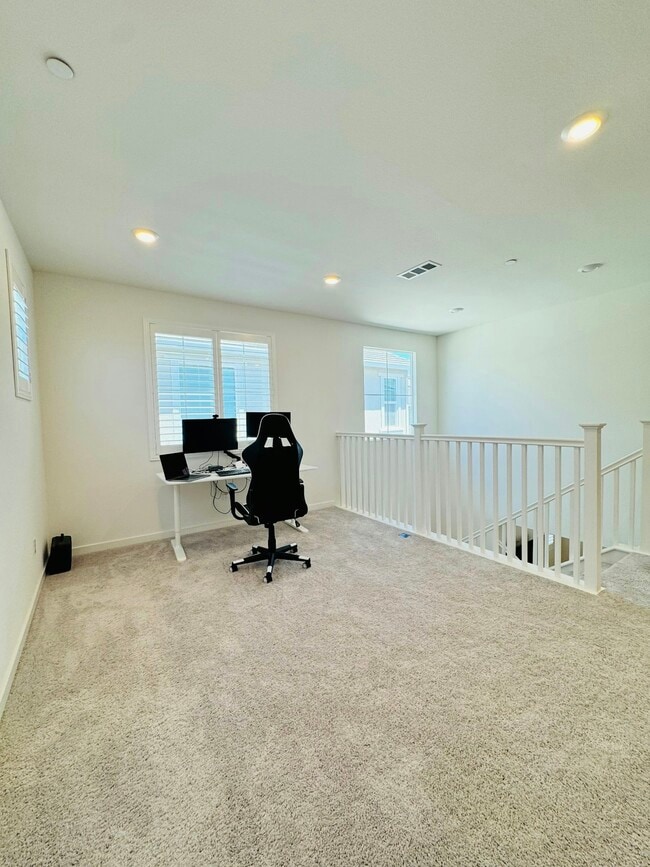 Building Photo - 5473 Guenoc Valley Ln