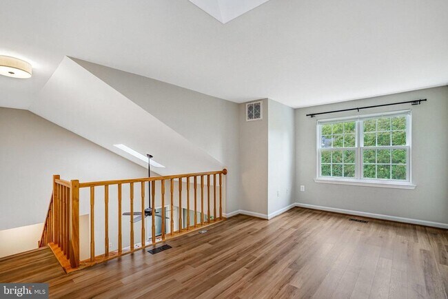 Building Photo - 7729 Inversham Dr