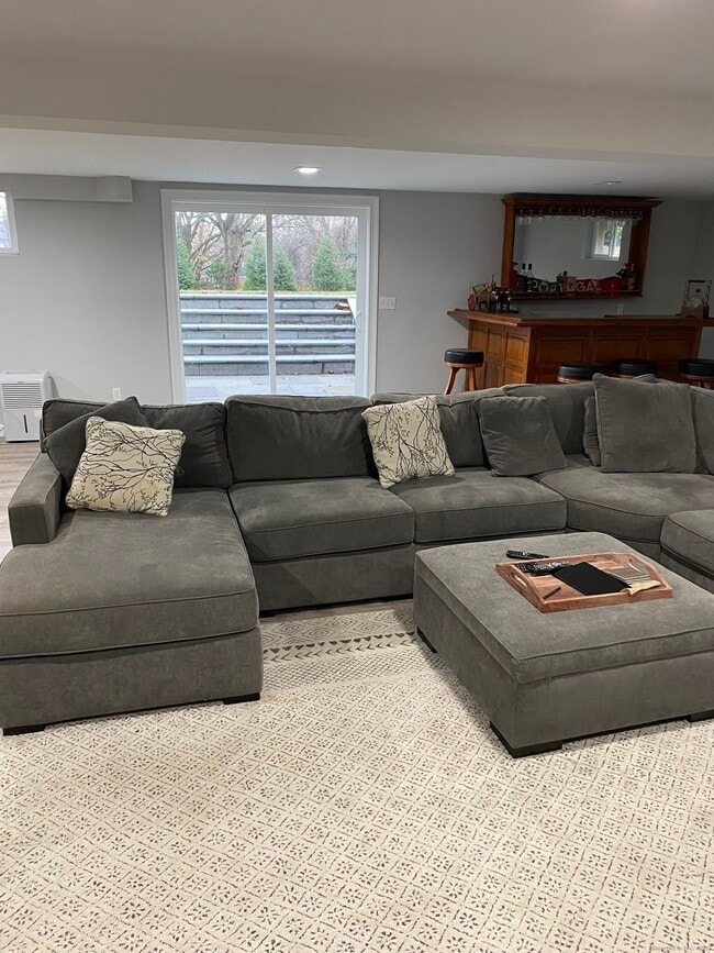 Building Photo - 5 Meadow Wood Rd