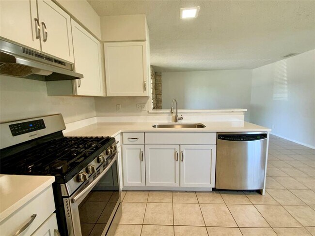 Building Photo - 2300 Cedrick Cove