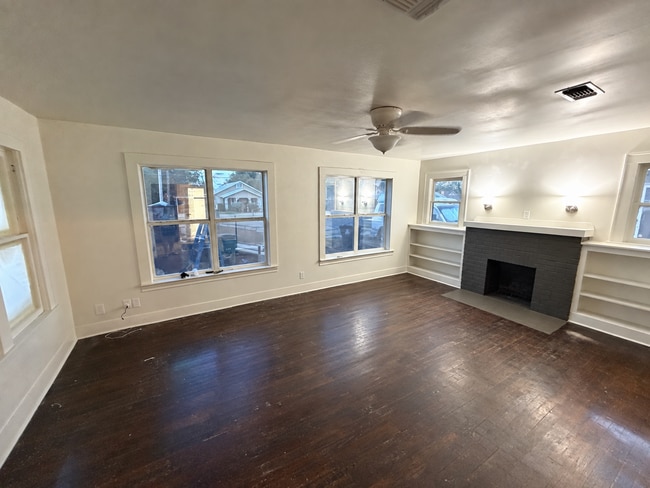 Building Photo - 612 Pulliam St