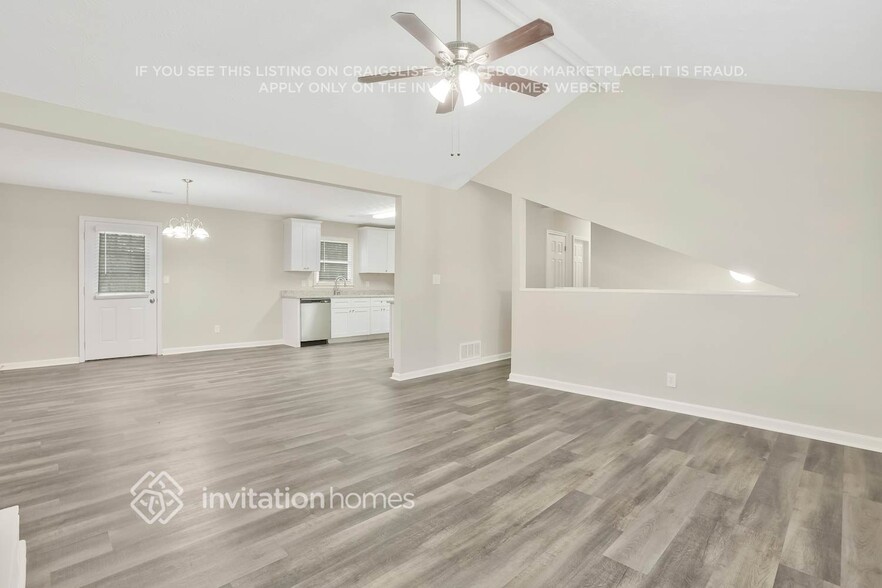 Building Photo - 145 W Forest Dr