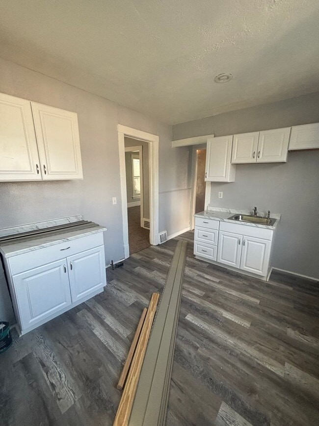 Building Photo - 3457 E 149th St