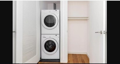 Building Photo - 31-43 Vernon Blvd