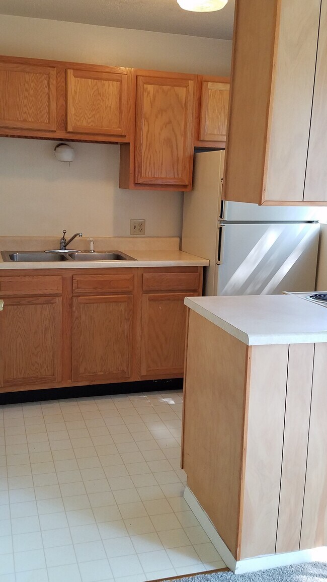 Building Photo - 2107 Bartlett St