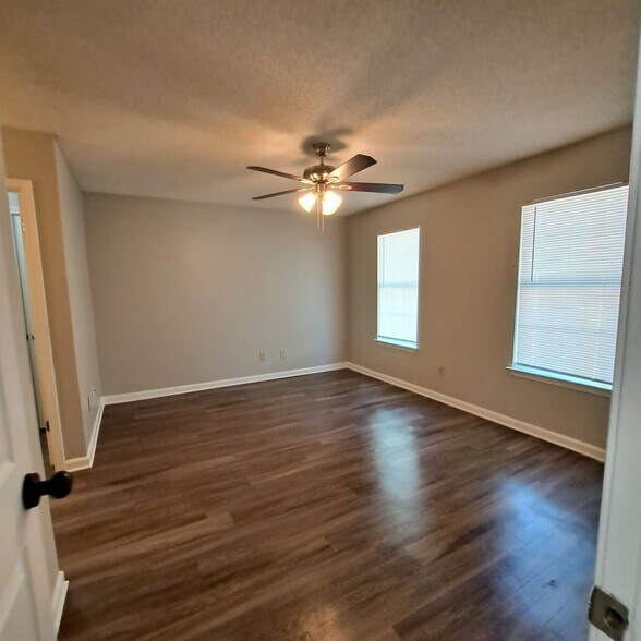 Building Photo - 2533 Baxter Cove