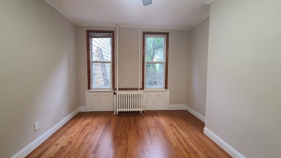 Building Photo - 476 GREGORY Ave