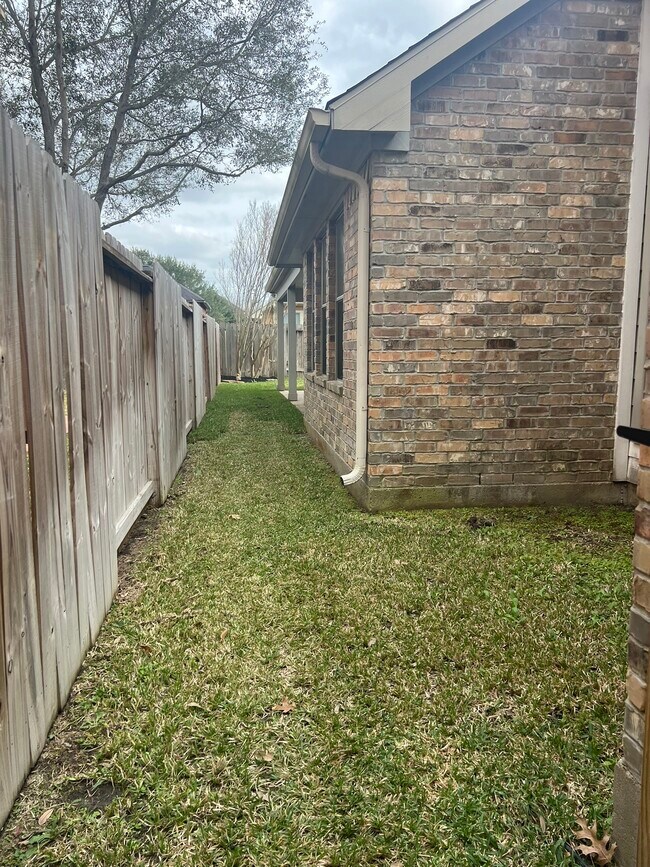 Building Photo - 23127 Enchanted Cactus Dr