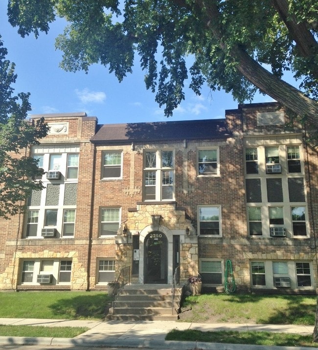 Garfield Avenue Apartments 3250 Garfield Ave S Minneapolis MN 55408