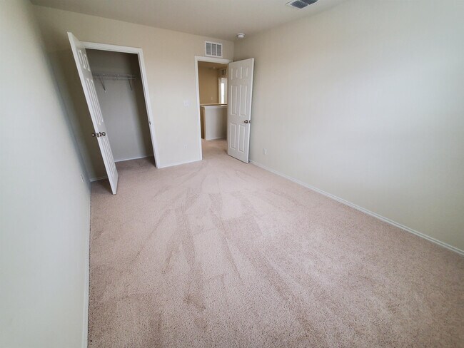 Building Photo - 743 Retama Pass