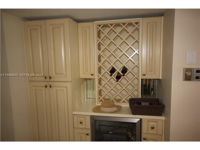 Building Photo - 5151 Collins Ave