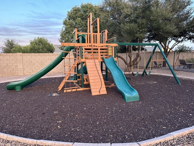 Building Photo - 2415 51st Ave