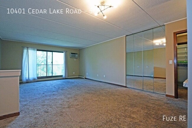 Building Photo - 10401 Cedar Lk Rd S