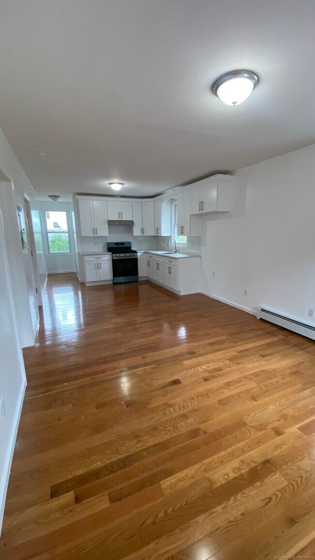 Building Photo - 48 Britton Ave
