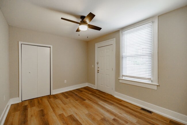 Building Photo - 185 Bloomfield St