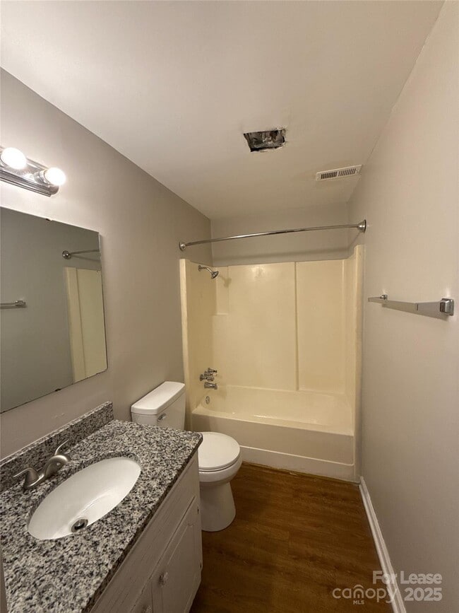 Building Photo - 409 Hawley Ave