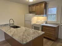 Building Photo - 103 Young Ave