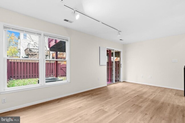 Building Photo - 13920 Baton Rouge Ct