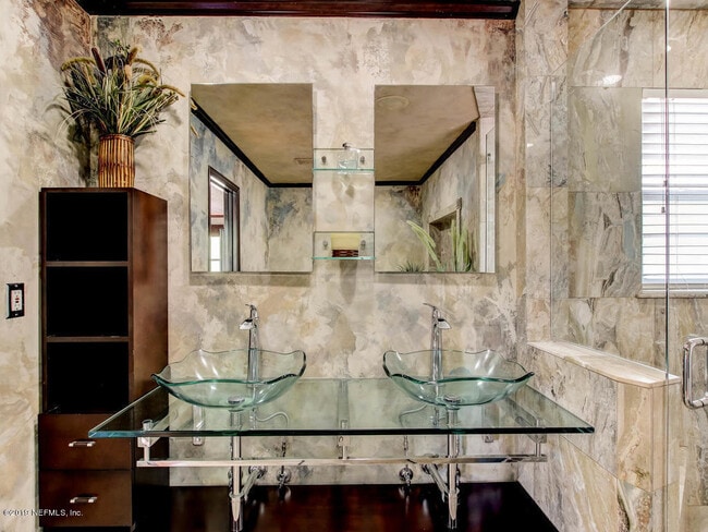 Building Photo - 88 Oakwood Rd