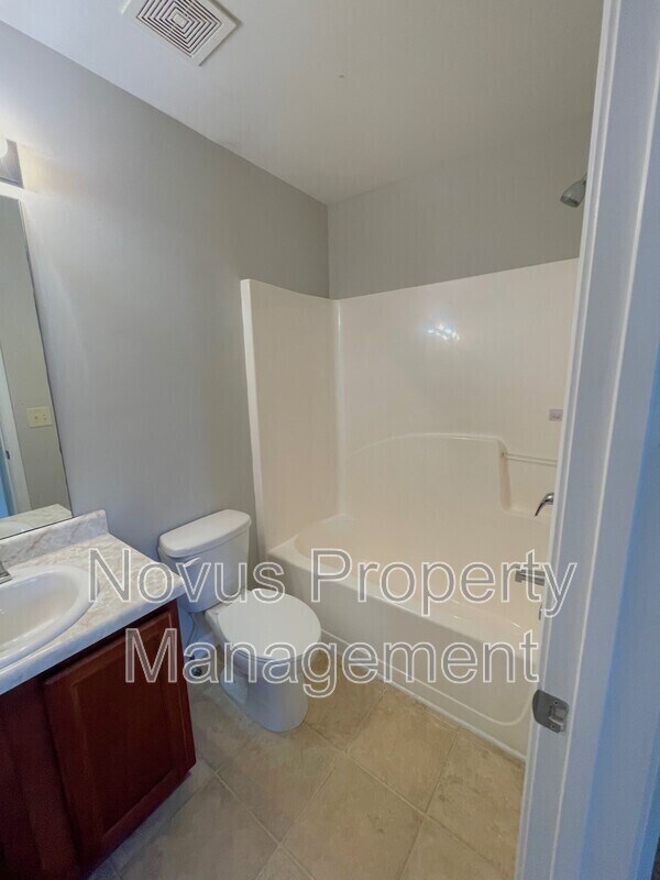 Building Photo - 149 High Point Way