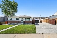 Building Photo - Updated 4-Bedroom Home with Large Backyard...
