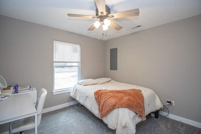 Building Photo - 301 Sanford Ave