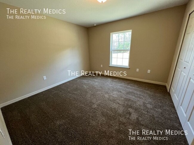 Building Photo - 13882 SW 79th Ave