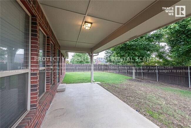 Building Photo - 3800 SW Banbury Dr