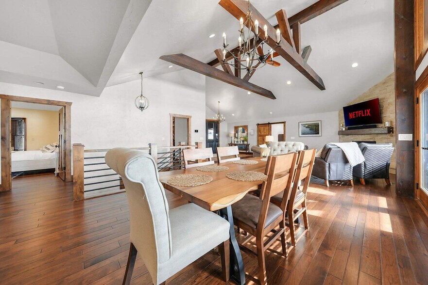 Building Photo - 201 Shady Ozark Ln