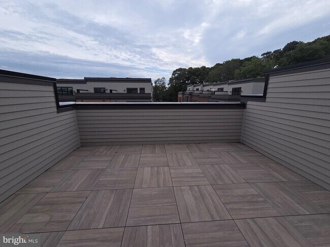Building Photo - 5337 ZENITH OVERLOOK Dr