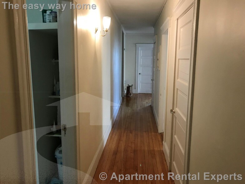 Building Photo - 14 Centre St