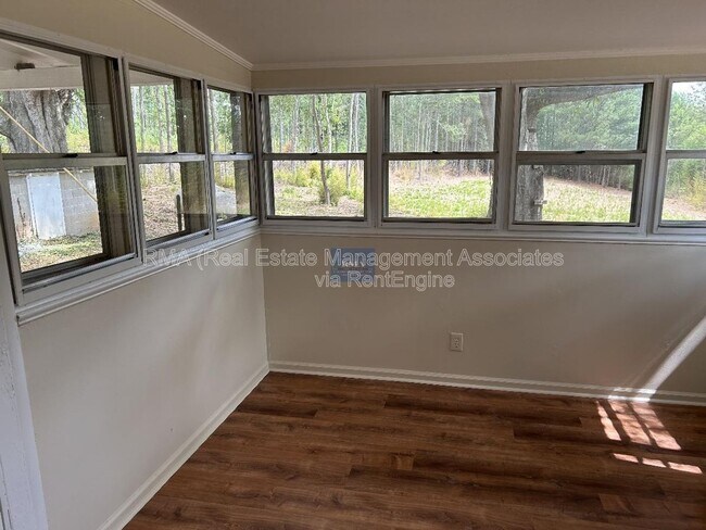 Building Photo - 126 Sihane Rd