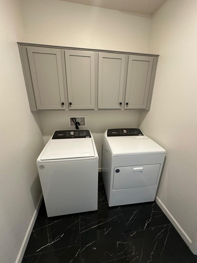 Building Photo - 6393 S Torden Wy