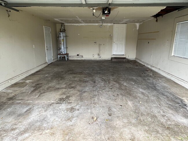 Building Photo - NICE HOME IN SACRAMENTO!!