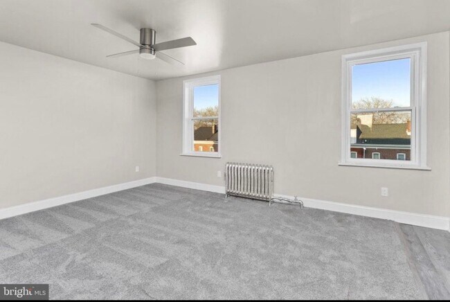 Building Photo - 134 4th Ave