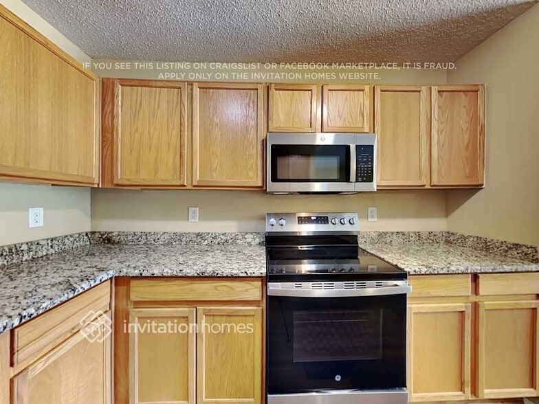 Building Photo - 3312 Silver Creek Dr