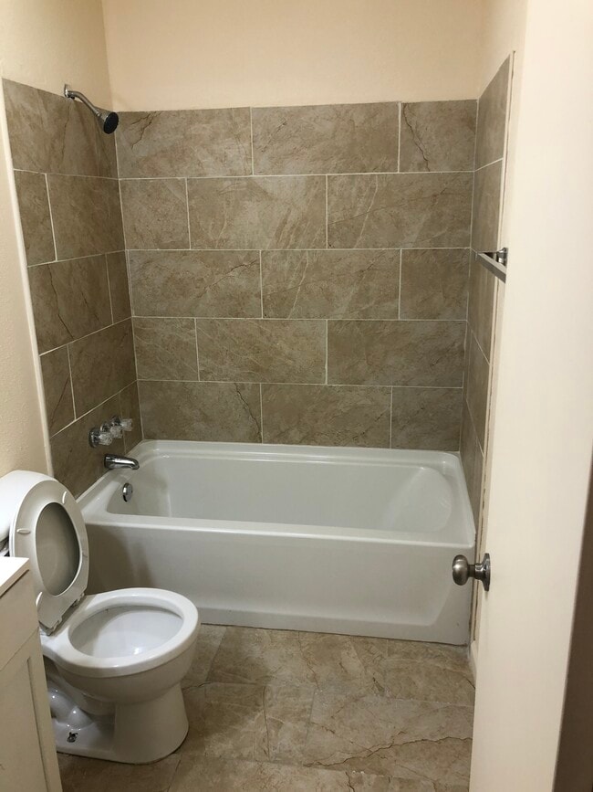 Upstairs Bathroom - completely renovated - 1057 Tallow Tree Ln