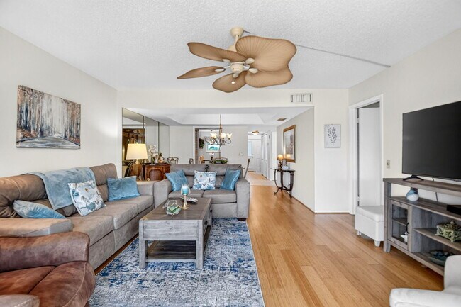 Building Photo - 3425 Via Poinciana