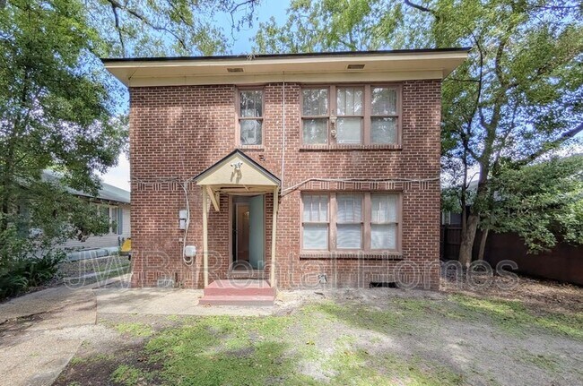 Building Photo - 2250 Dellwood Ave