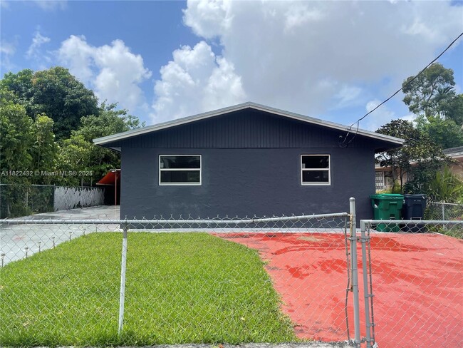 Primary Photo - 3338 NW 34th St