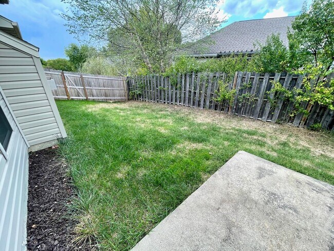 Building Photo - 3 Bedroom Ranch-Style Home in West Columbia