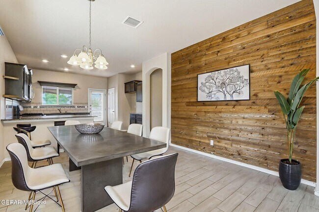 Building Photo - 7533 Red Cedar Dr