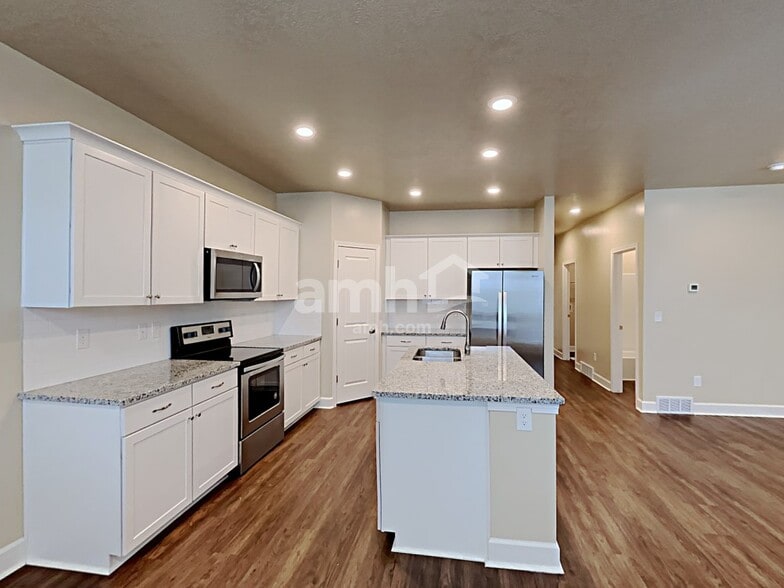 Building Photo - 4427 N Morgan Way