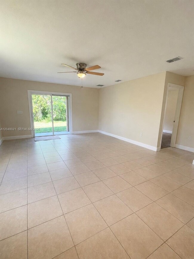 Building Photo - 642 Heraldo Ct